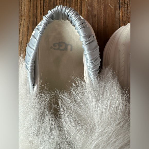 UGG Women's Fluffy White and light blue Slippers(missing fur on one of the pair) - Picture 5 of 13